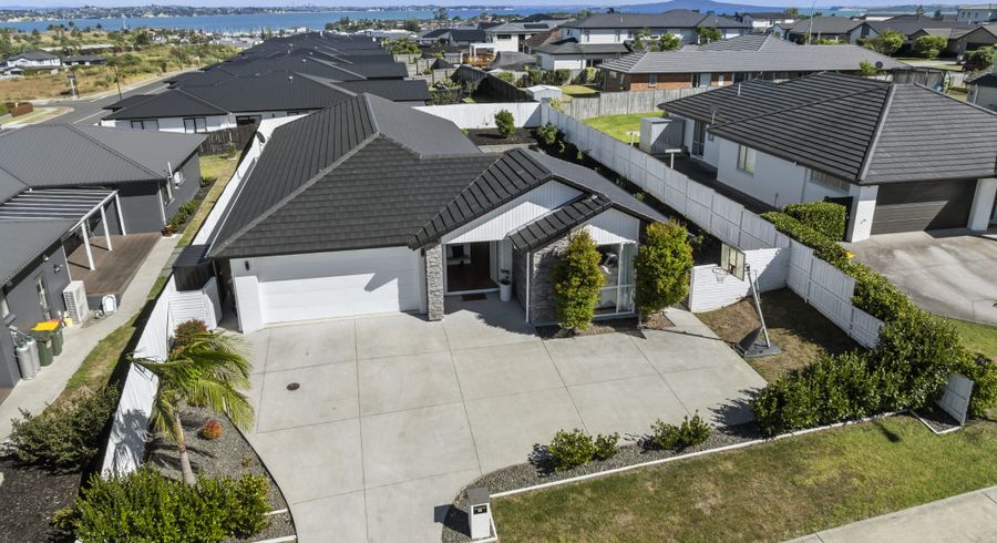  at 15 Artists Avenue, Beachlands, Auckland