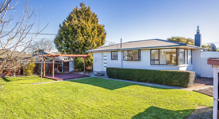  at 42 Chedworth Avenue, Bishopdale, Christchurch City, Canterbury