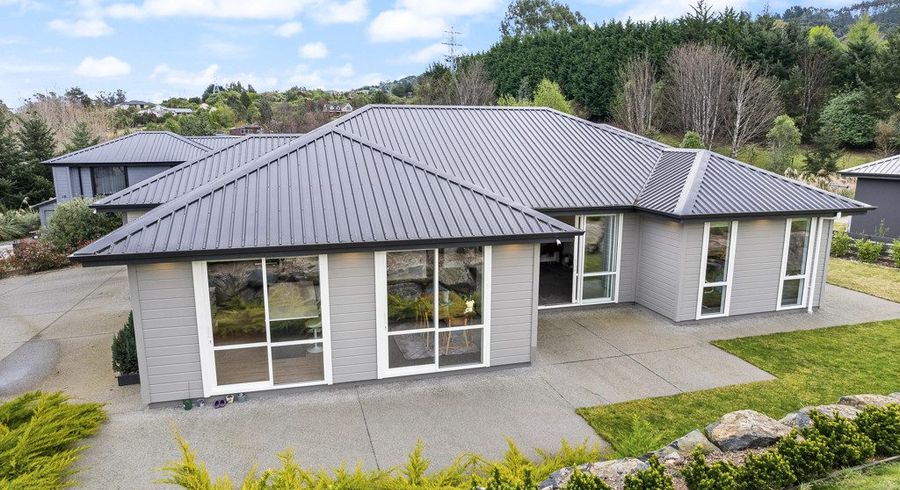  at 16 Redwoods Lane, Helensburgh, Dunedin