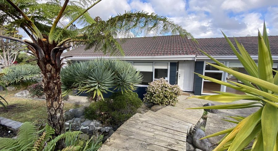  at 4 Redwood Drive, Massey, Auckland