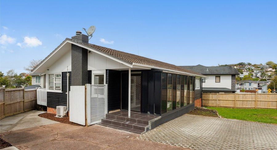  at 21 Compton Street, Hillcrest, North Shore City, Auckland