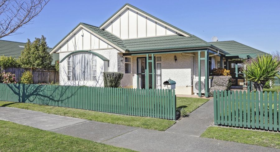  at 1B Knightsbridge Place, Taradale, Napier, Hawke's Bay