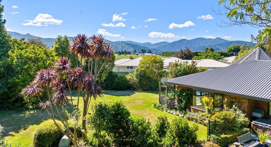  at 9 Ashford Grove, Rapaura