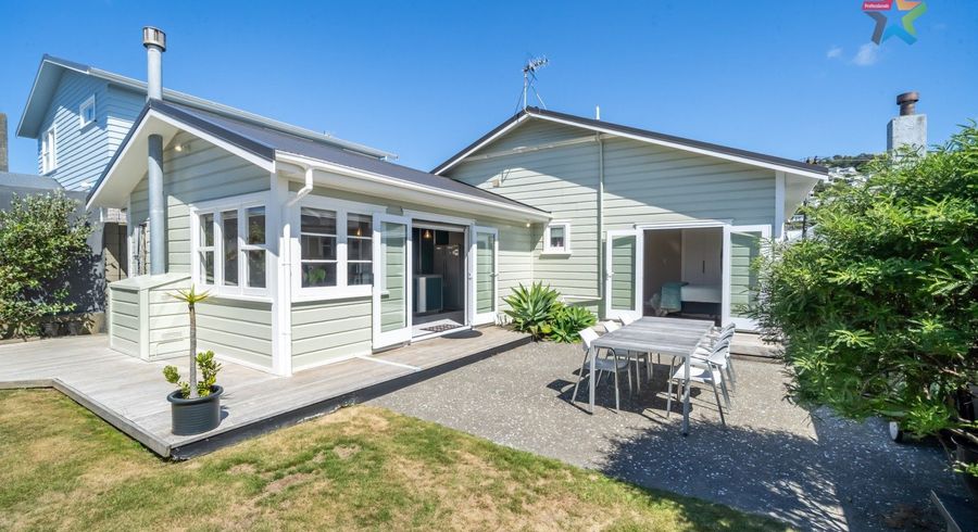  at 10 Palm Avenue, Lyall Bay, Wellington