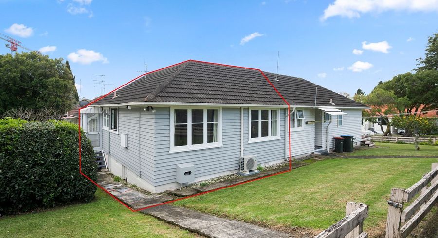  at 4 Novar Place, Point Chevalier, Auckland