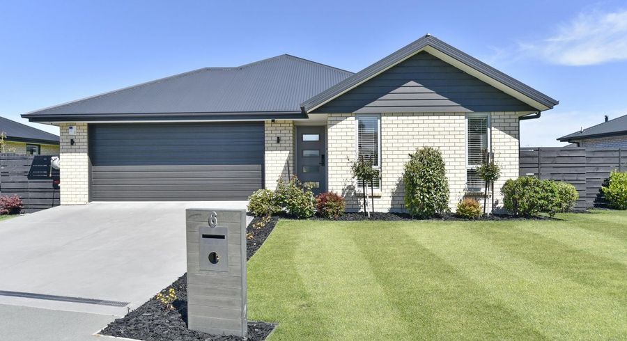  at 6 Fearne Drive, Woodend, Woodend