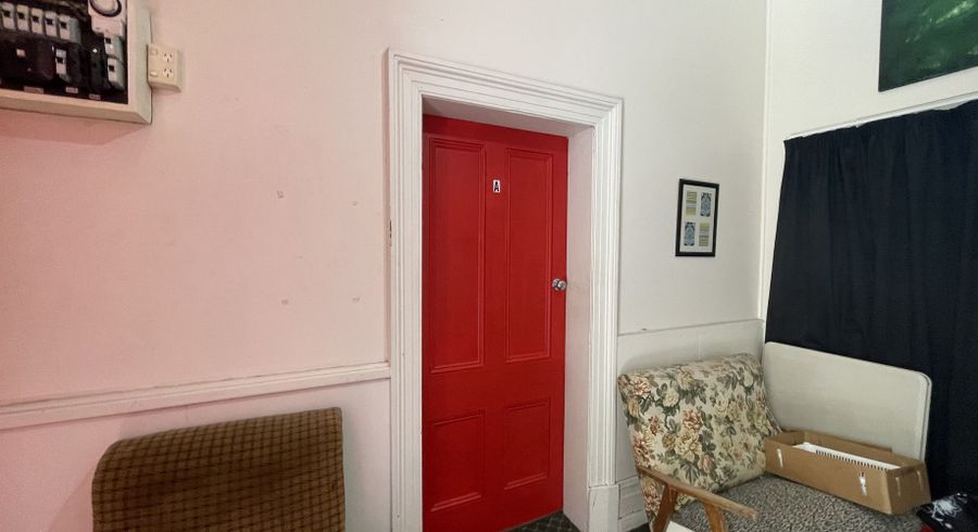  at 37 Dowling Street, Dunedin Central, Dunedin