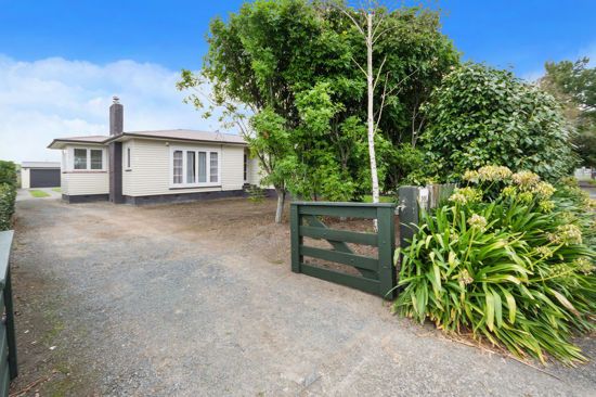  at 4 Monument Road, Papakura