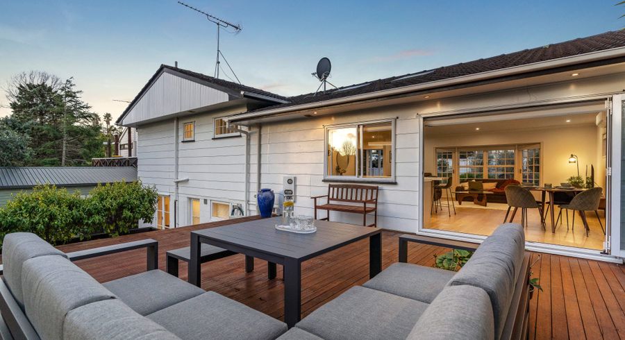  at 16 Pickwick Parade, Mellons Bay, Manukau City, Auckland