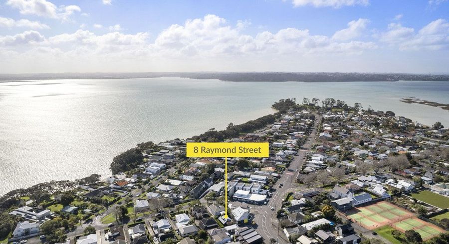  at 8 Raymond Street, Point Chevalier, Auckland