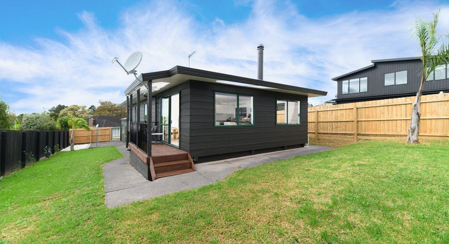  at 43A Golf Road, New Lynn, Auckland