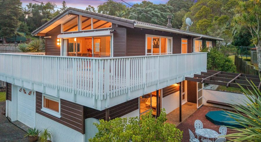  at 211 Woodlands Park Road, Titirangi, Waitakere City, Auckland