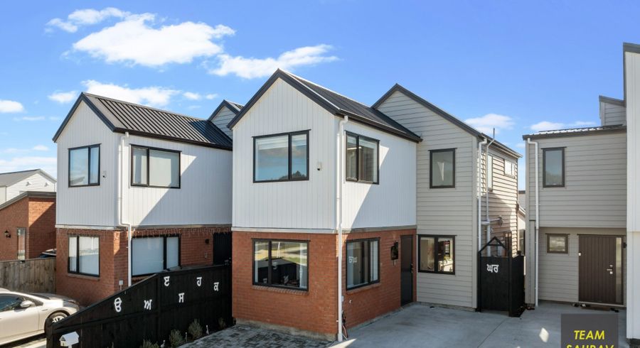  at 6 Combat Street, Papakura, Papakura