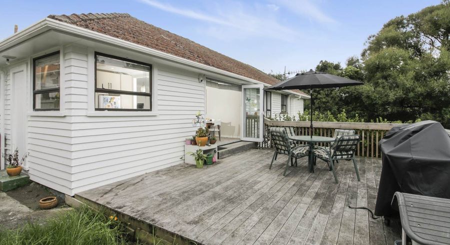  at 9 Novar Place, Point Chevalier, Auckland City, Auckland