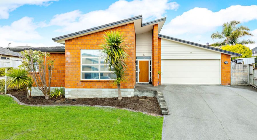  at 43 Salford Crescent, Flat Bush, Auckland