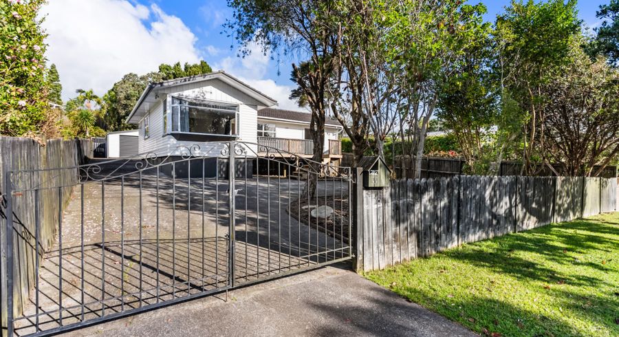  at 66 Cliff View Drive, Green Bay, Auckland