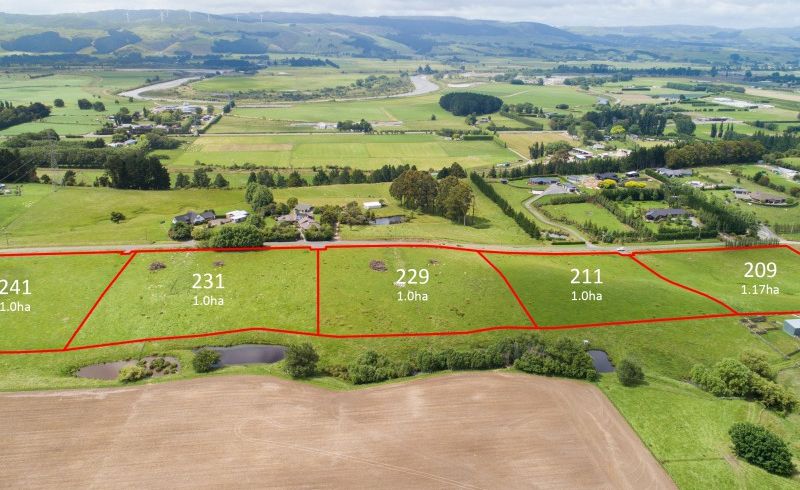  at 211 Hendersons Line, Kelvin Grove, Palmerston North