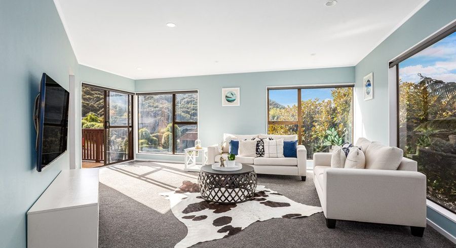  at 6 Shackle Lane, Whitby, Porirua, Wellington