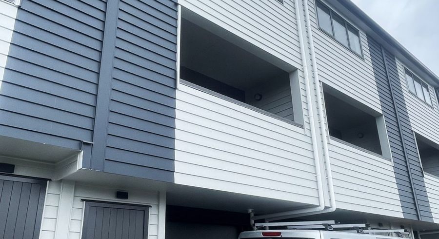  at 2/701 Hillsborough Road, Mount Roskill, Auckland City, Auckland