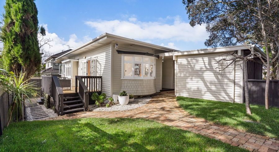  at 13A Irirangi Road, Greenlane, Auckland City, Auckland