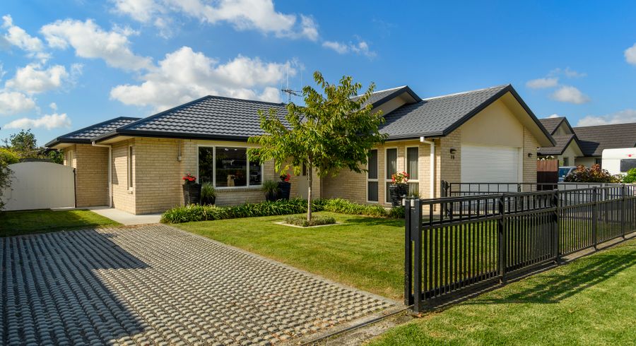  at 19 Inverness Drive, Pyes Pa, Tauranga