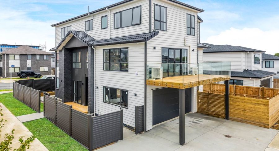  at granny flat/2 Morepork Street, Flat Bush, Manukau City, Auckland