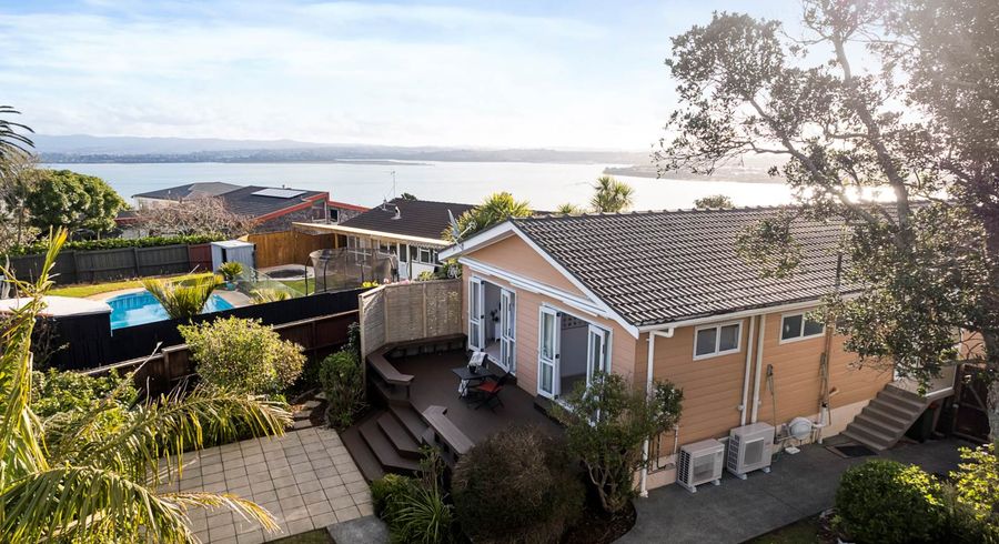  at 34 Hadfield Street, Beach Haven, Auckland