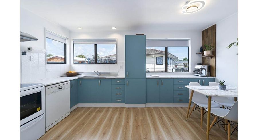  at 2/221 Waitemata Drive, Ranui, Waitakere City, Auckland