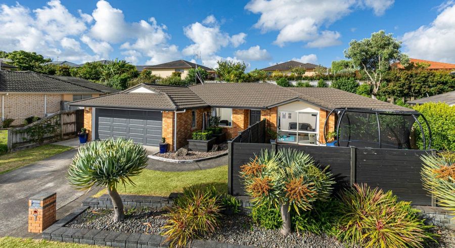  at 7 Thomas Hamer Place, Greenhithe, Auckland