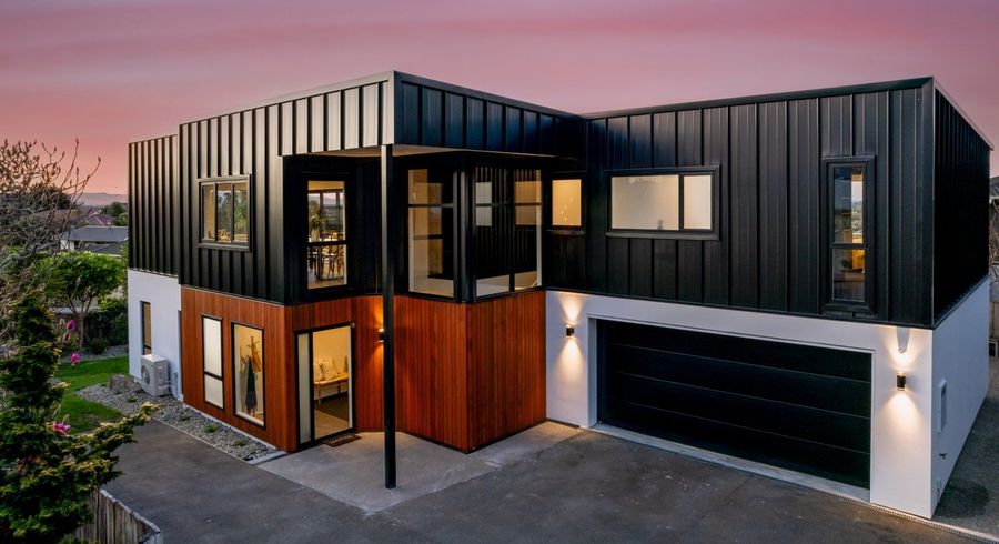  at 15 Lodestone Road, Richmond