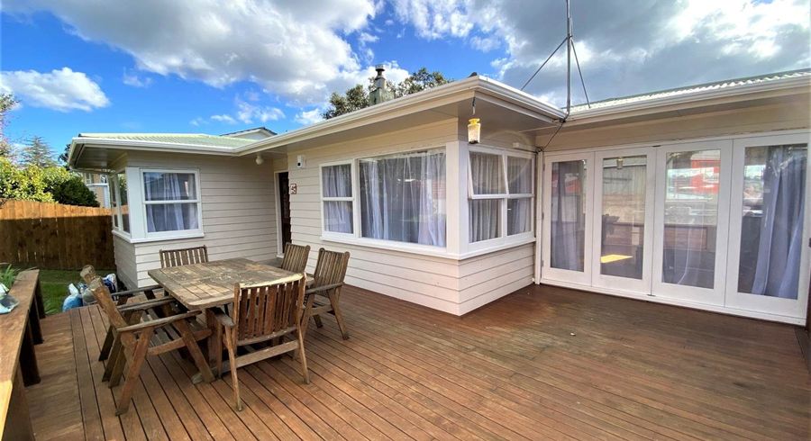  at 4 Madison Place, Forrest Hill, North Shore City, Auckland