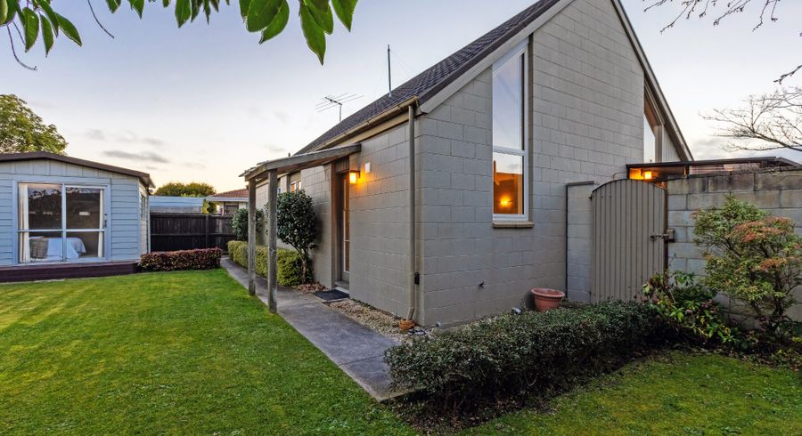  at 42B Delaware Crescent, Russley, Christchurch City, Canterbury