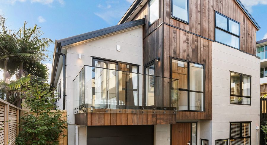  at 20C Beach Road, Castor Bay, North Shore City, Auckland