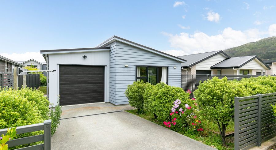  at 28 Karearea Avenue, Kenepuru, Porirua