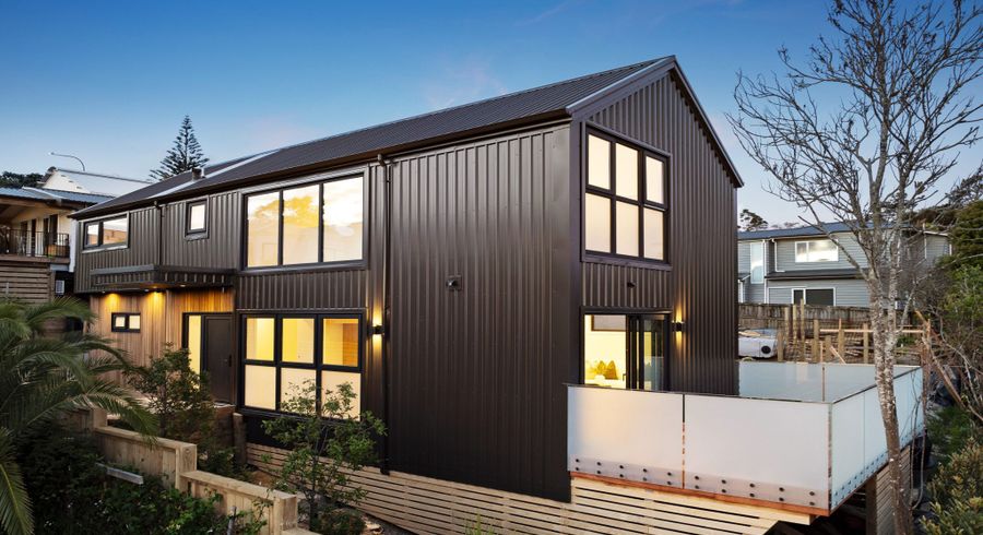  at 394 East Coast Road, Sunnynook, North Shore City, Auckland