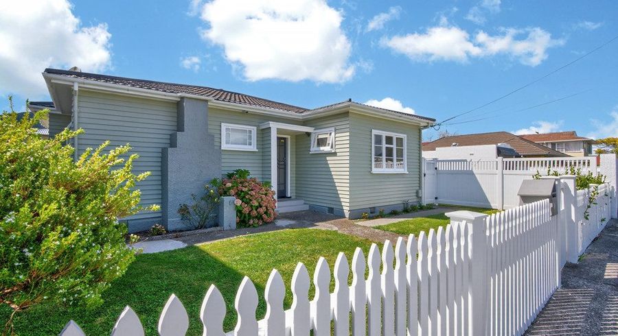  at 21 Leighton Avenue, Waiwhetu, Lower Hutt, Wellington