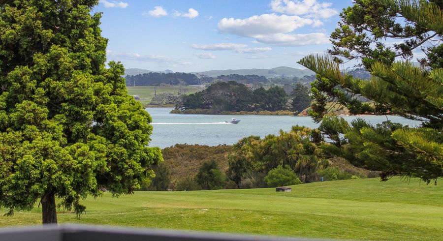  at 3 Stella Drive, Clarks Beach, Clarks Beach