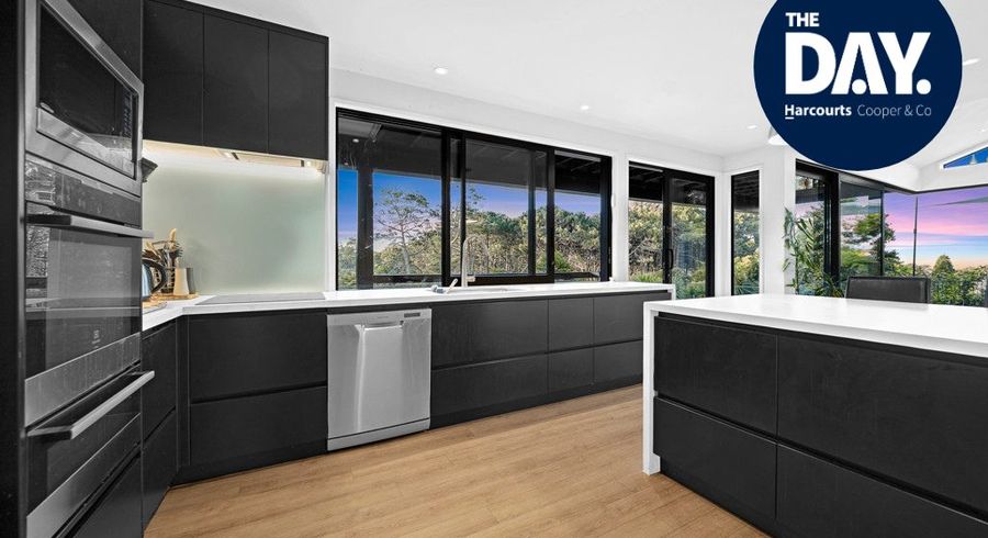  at 8 Aberdeen Road, Campbells Bay, North Shore City, Auckland