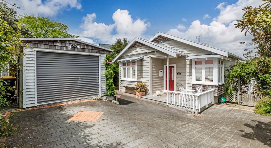  at 7A North Avenue, Narrow Neck, Auckland