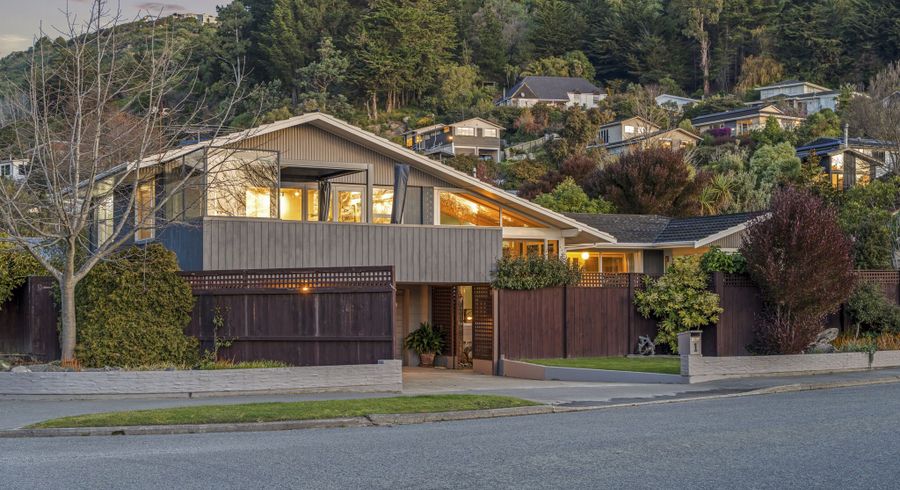  at 1 Gunns Crescent, Cashmere, Christchurch City, Canterbury