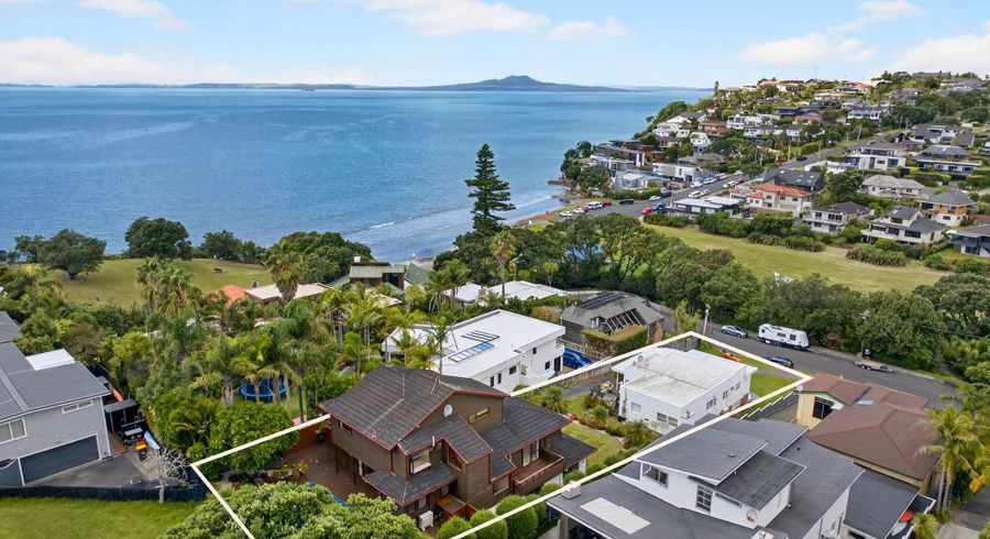  at 1 & 2/50 Masterton Road, Rothesay Bay, North Shore City, Auckland