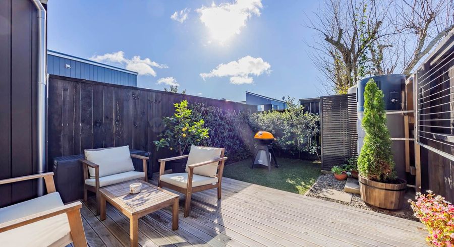  at 4 Tuhono Lane, Northcote, North Shore City, Auckland