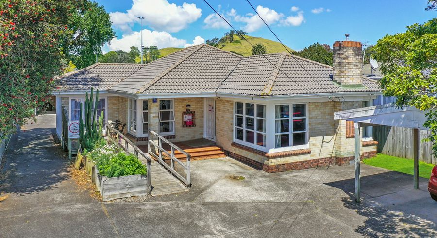  at 11 Church Road, Mangere Bridge, Auckland