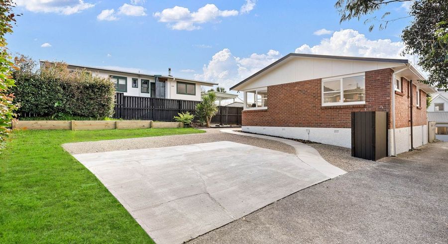  at 8 Aplin Place, Birkdale, North Shore City, Auckland