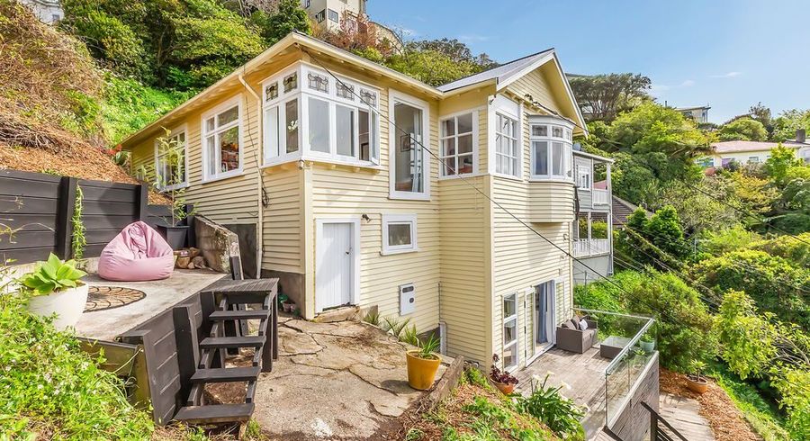  at Top/27 Garden Road, Northland, Wellington, Wellington