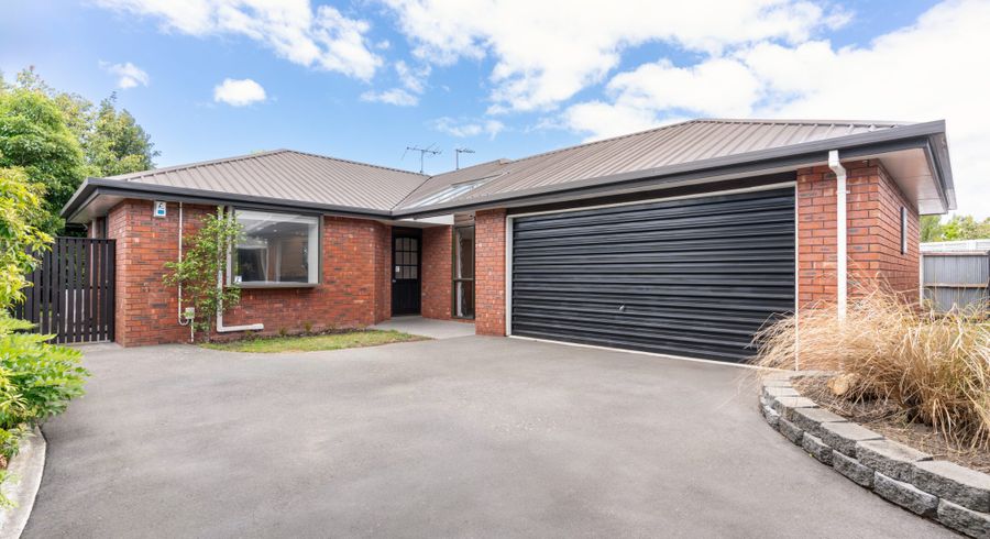  at 2/40 Windermere Road, Papanui, Christchurch