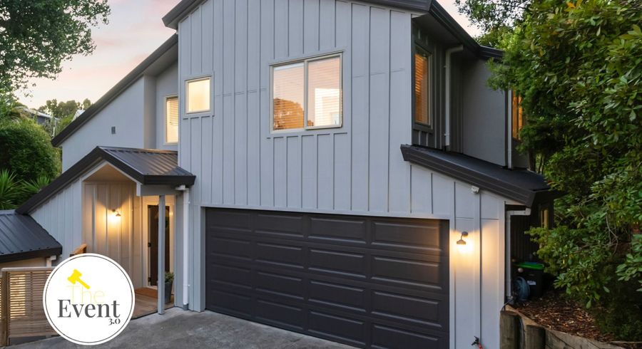  at 2/96 Beach Road, Castor Bay, Auckland
