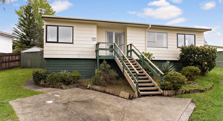  at 5 Trengove Place, West Harbour, Auckland