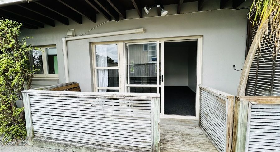  at 2/28 Hawkins Street, Meadowbank, Auckland