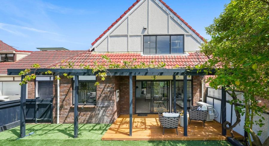  at 2/32 Nordon Place, Remuera, Auckland City, Auckland